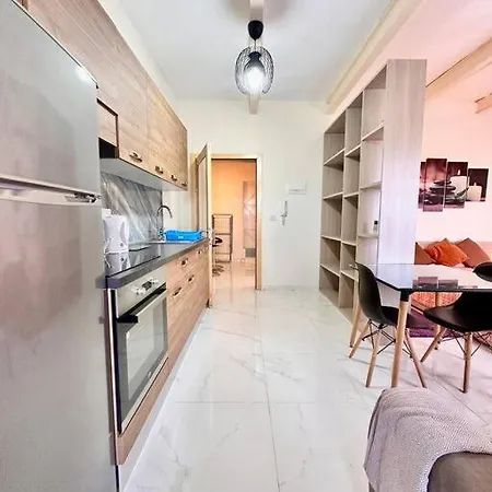 Charming Townhouse With Rooftop *