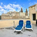 Charming Townhouse With Rooftop 斯利马
