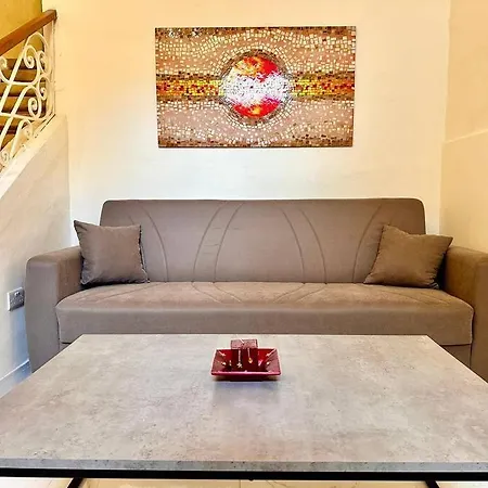 Apartmán Charming Townhouse With Rooftop Sliema