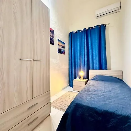 Charming Townhouse With Rooftop