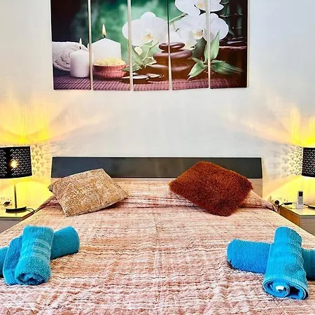 Charming Townhouse With Rooftop * Sliema