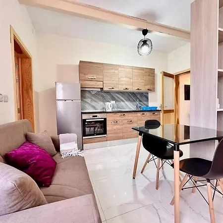 Charming Townhouse With Rooftop Appartement Sliema