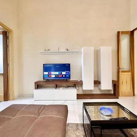 Charming Townhouse With Rooftop Appartement *