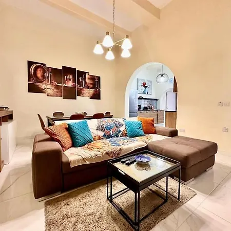 Charming Townhouse With Rooftop